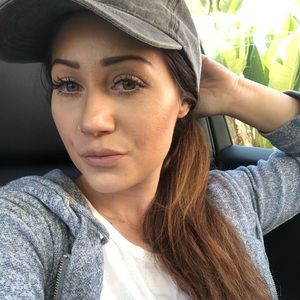 Meet your Posher, Renee